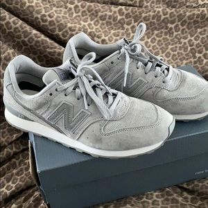 Grey New Balance 696 Suede